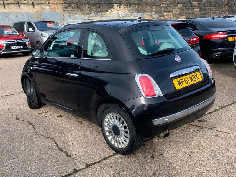 2011 FIAT 500 2011 FIAT 500