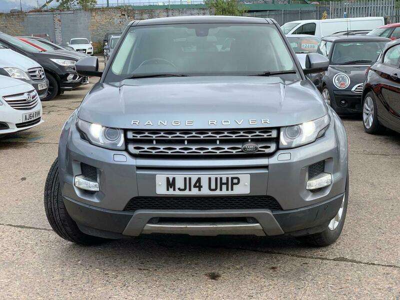 A 2014 LAND ROVER RANGE ROVER EVOQUE 2.2 SD4 Pure Tech 4WD Euro 5 (s/s) 5dr A 2014 LAND ROVER RANGE ROVER EVOQUE 2.2 SD4 Pure Tech 4WD Euro 5 (s/s) 5dr