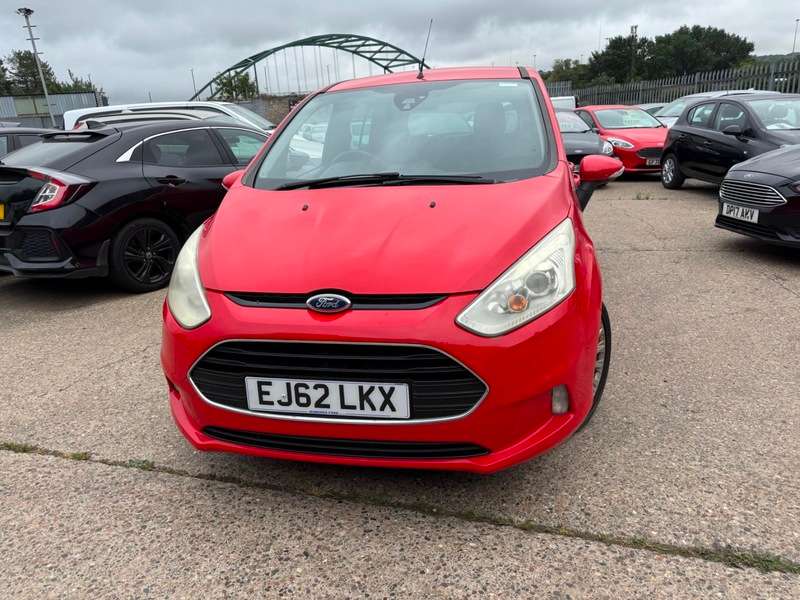 A 2012 FORD B-MAX TITANIUM TDCI A 2012 FORD B-MAX TITANIUM TDCI
