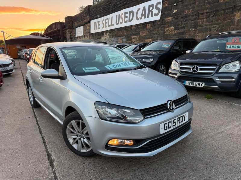 A 2015 VOLKSWAGEN POLO 1.0 BlueMotion Tech SE Euro 6 (s/s) 5dr A 2015 VOLKSWAGEN POLO 1.0 BlueMotion Tech SE Euro 6 (s/s) 5dr