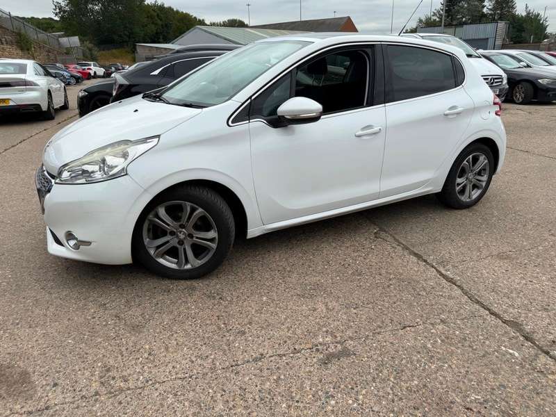 2013 PEUGEOT 208 2013 PEUGEOT 208