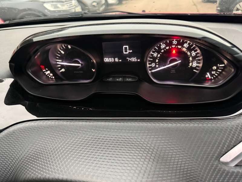 2018 PEUGEOT 2008 2018 PEUGEOT 2008