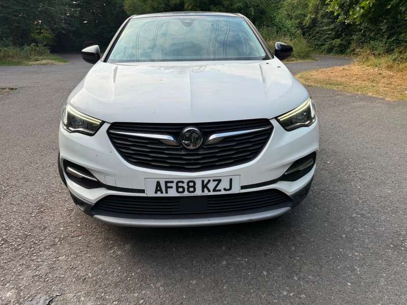 A 2018 VAUXHALL GRANDLAND X ELITE NAV S/S A 2018 VAUXHALL GRANDLAND X ELITE NAV S/S