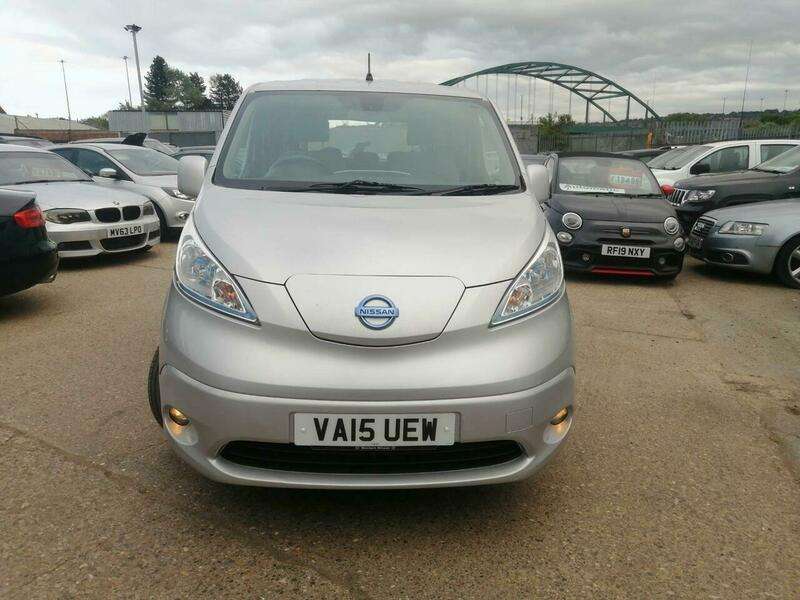 A 2015 NISSAN NV200 E EVALIA TEKNA COMBI RAPID PLUS A 2015 NISSAN NV200 E EVALIA TEKNA COMBI RAPID PLUS