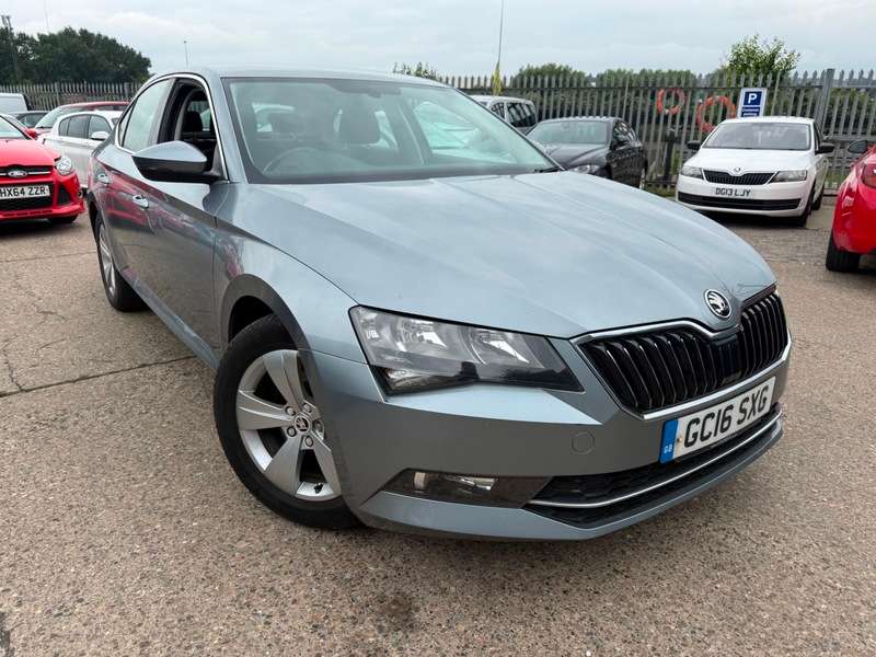 A 2016 SKODA SUPERB SE TSI A 2016 SKODA SUPERB SE TSI
