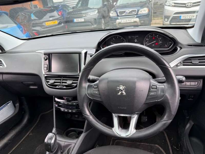 2013 PEUGEOT 208 2013 PEUGEOT 208