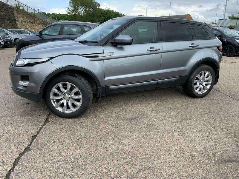A 2014 LAND ROVER RANGE ROVER EVOQUE 2.2 SD4 Pure Tech 4WD Euro 5 (s/s) 5dr A 2014 LAND ROVER RANGE ROVER EVOQUE 2.2 SD4 Pure Tech 4WD Euro 5 (s/s) 5dr