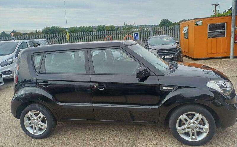 A 2011 KIA SOUL 1.6 CRDi 2 Auto Euro 4 5dr A 2011 KIA SOUL 1.6 CRDi 2 Auto Euro 4 5dr