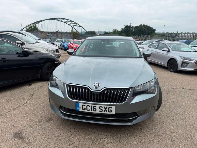A 2016 SKODA SUPERB SE TSI A 2016 SKODA SUPERB SE TSI