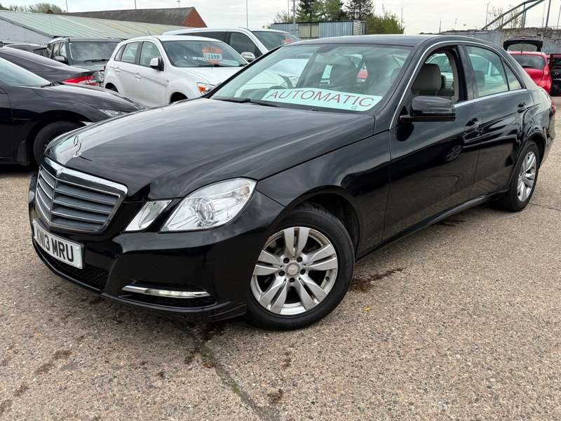 A 2013 MERCEDES-BENZ E CLASS E220 CDI BLUEEFFICIENCY S/S SE A 2013 MERCEDES-BENZ E CLASS E220 CDI BLUEEFFICIENCY S/S SE