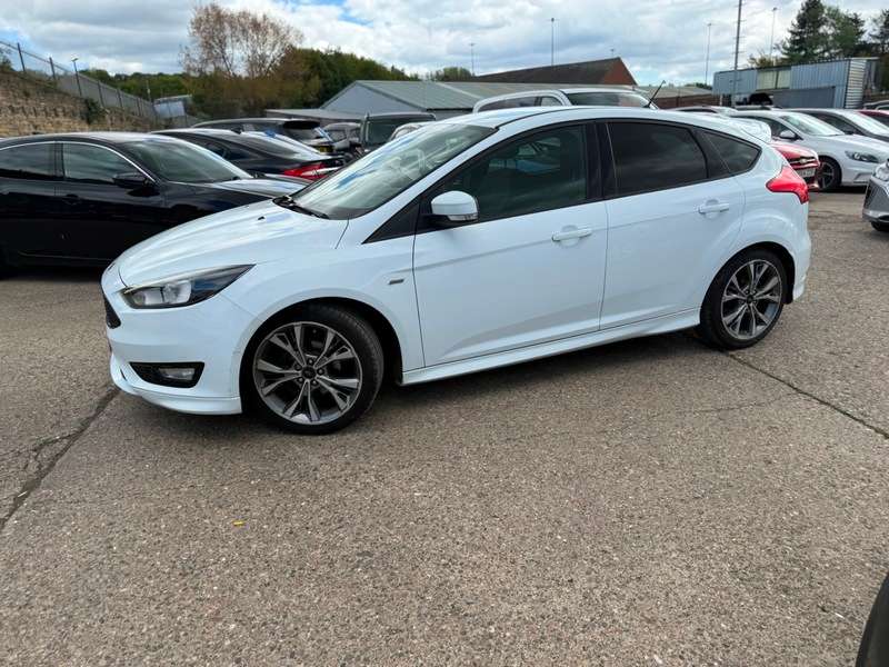 A 2018 FORD FOCUS ST-LINE A 2018 FORD FOCUS ST-LINE