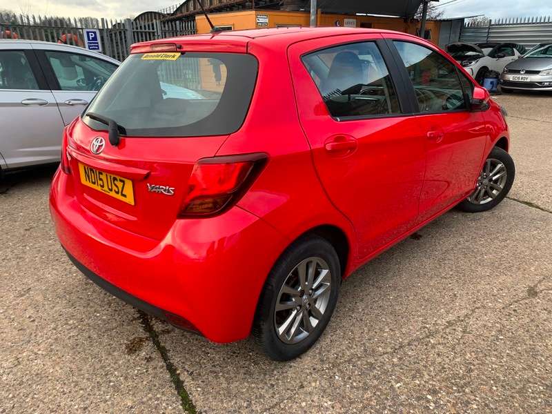 2015 TOYOTA YARIS 2015 TOYOTA YARIS