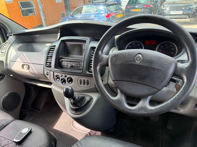 2011 RENAULT TRAFIC 2011 RENAULT TRAFIC