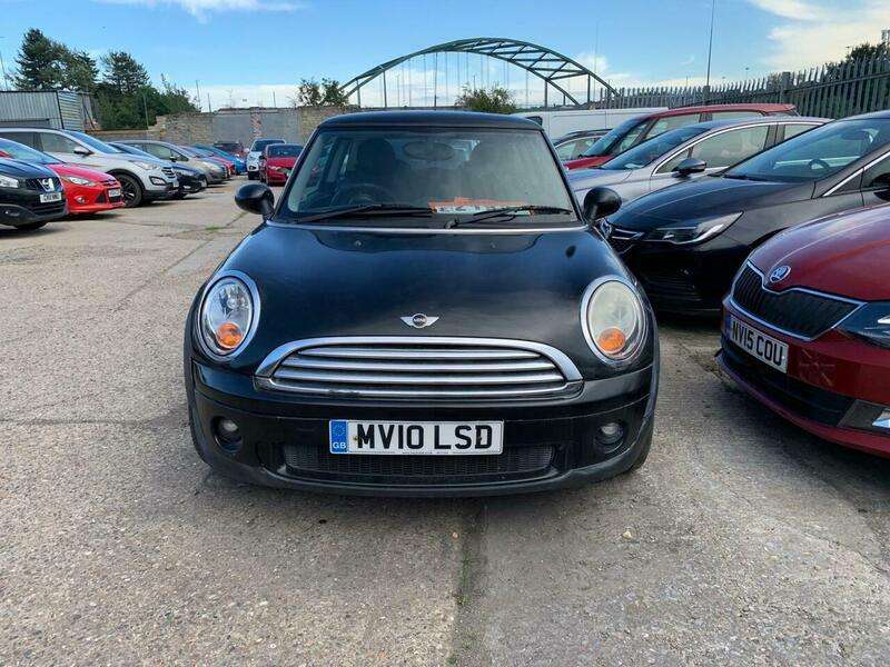 A 2010 MINI HATCH 1.6 Cooper Euro 5 3dr A 2010 MINI HATCH 1.6 Cooper Euro 5 3dr