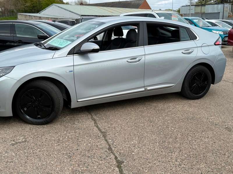 A 2021 HYUNDAI IONIQ PREMIUM A 2021 HYUNDAI IONIQ PREMIUM