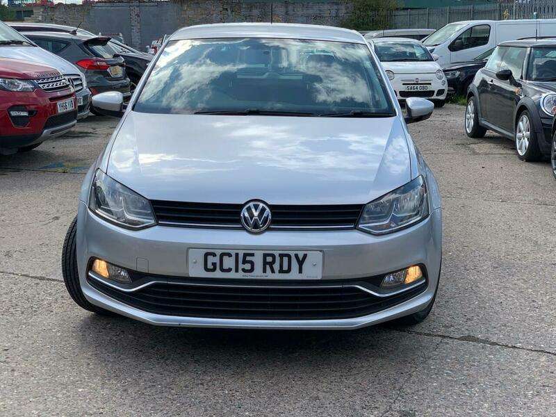 A 2015 VOLKSWAGEN POLO 1.0 BlueMotion Tech SE Euro 6 (s/s) 5dr A 2015 VOLKSWAGEN POLO 1.0 BlueMotion Tech SE Euro 6 (s/s) 5dr