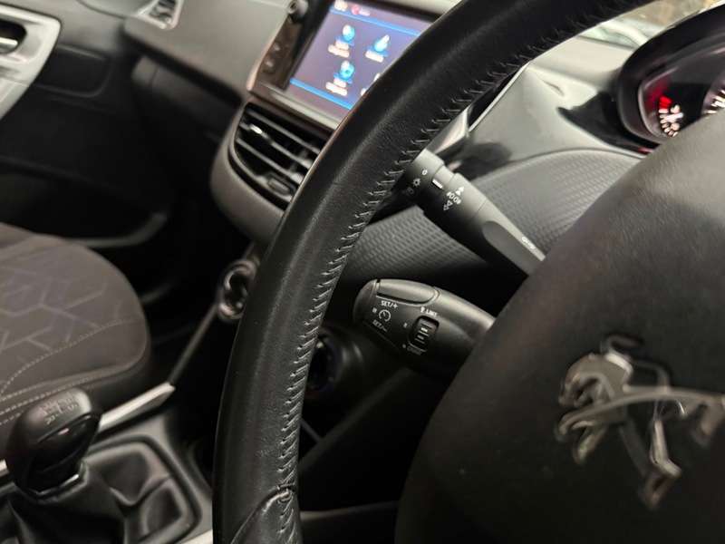 2018 PEUGEOT 2008 2018 PEUGEOT 2008