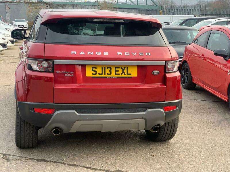 A 2013 LAND ROVER RANGE ROVER EVOQUE 2.2 SD4 Pure 4WD Euro 5 (s/s) 5dr A 2013 LAND ROVER RANGE ROVER EVOQUE 2.2 SD4 Pure 4WD Euro 5 (s/s) 5dr