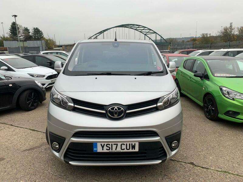 A 2017 TOYOTA VERSO 2.0D Family Compact MPV SWB Euro 6 (s/s) 5dr (8 Seat) A 2017 TOYOTA VERSO 2.0D Family Compact MPV SWB Euro 6 (s/s) 5dr (8 Seat)