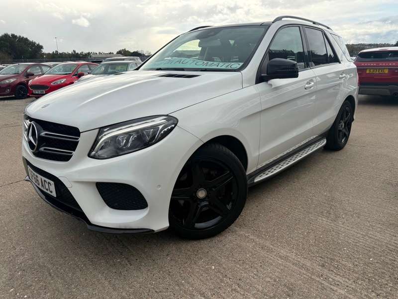 A 2016 MERCEDES-BENZ GLE CLASS 3.0 GLE350d V6 AMG Line (Premium) G-Tronic 4MATIC Euro 6 (s/s) 5dr A 2016 MERCEDES-BENZ GLE CLASS 3.0 GLE350d V6 AMG Line (Premium) G-Tronic 4MATIC Euro 6 (s/s) 5dr
