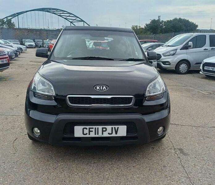 A 2011 KIA SOUL 1.6 CRDi 2 Auto Euro 4 5dr A 2011 KIA SOUL 1.6 CRDi 2 Auto Euro 4 5dr