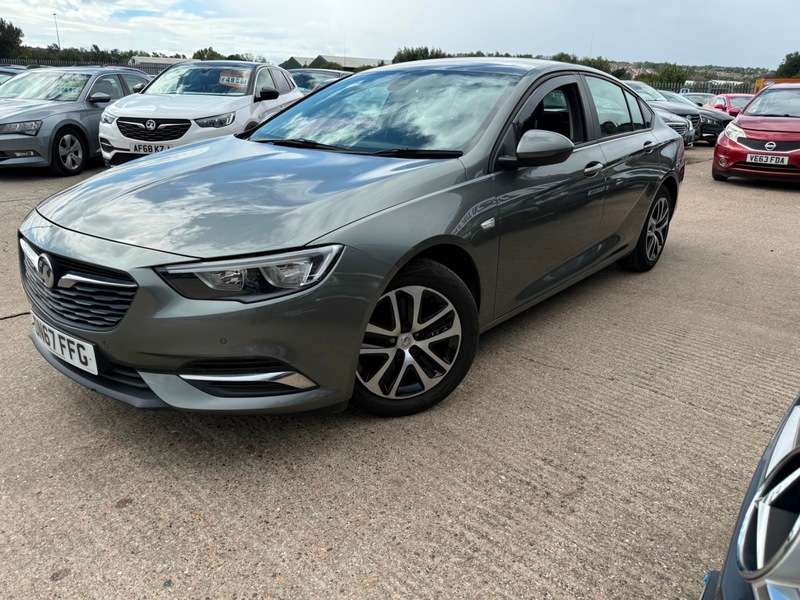 A 2017 VAUXHALL INSIGNIA GRAND SPORT DESIGN NAV ECOTEC A 2017 VAUXHALL INSIGNIA GRAND SPORT DESIGN NAV ECOTEC