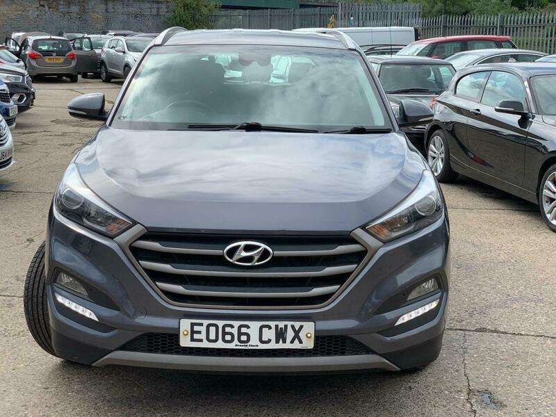 A 2016 HYUNDAI TUCSON 1.7 CRDi Blue Drive SE Euro 6 (s/s) 5dr A 2016 HYUNDAI TUCSON 1.7 CRDi Blue Drive SE Euro 6 (s/s) 5dr
