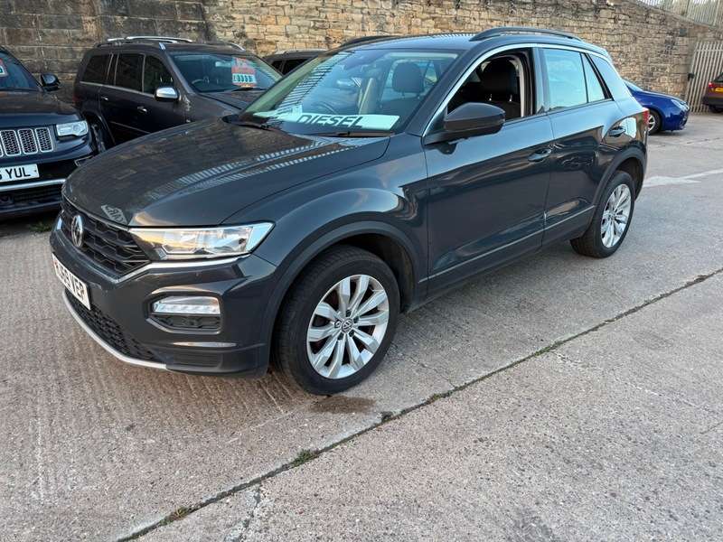 A 2019 VOLKSWAGEN T-ROC 1.6 TDI SE Euro 6 (s/s) 5dr A 2019 VOLKSWAGEN T-ROC 1.6 TDI SE Euro 6 (s/s) 5dr