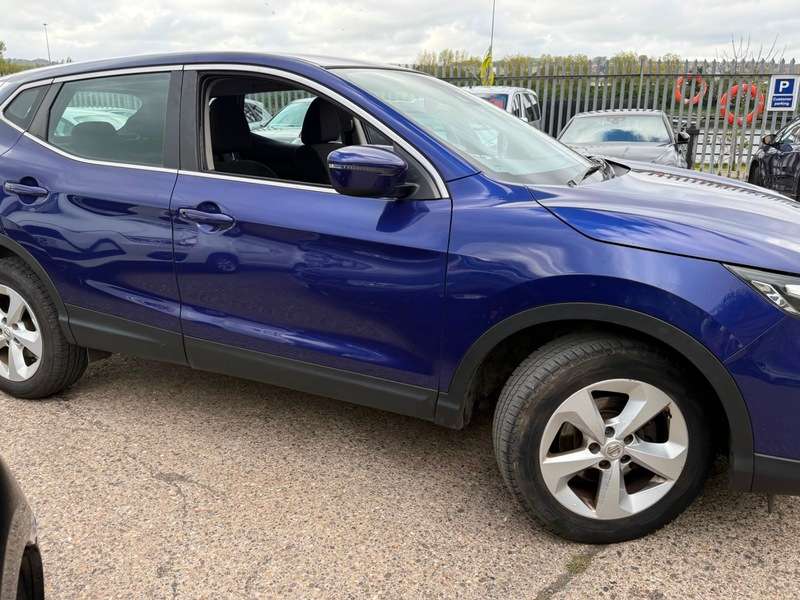 A 2019 NISSAN QASHQAI 1.3 DIG-T Acenta Premium Euro 6 (s/s) 5dr A 2019 NISSAN QASHQAI 1.3 DIG-T Acenta Premium Euro 6 (s/s) 5dr