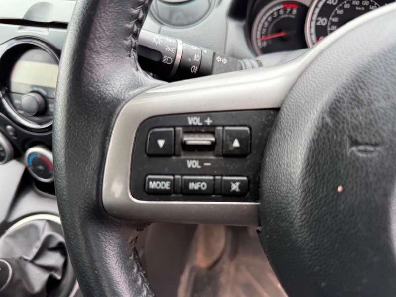 2011 MAZDA MAZDA 2 2011 MAZDA MAZDA 2