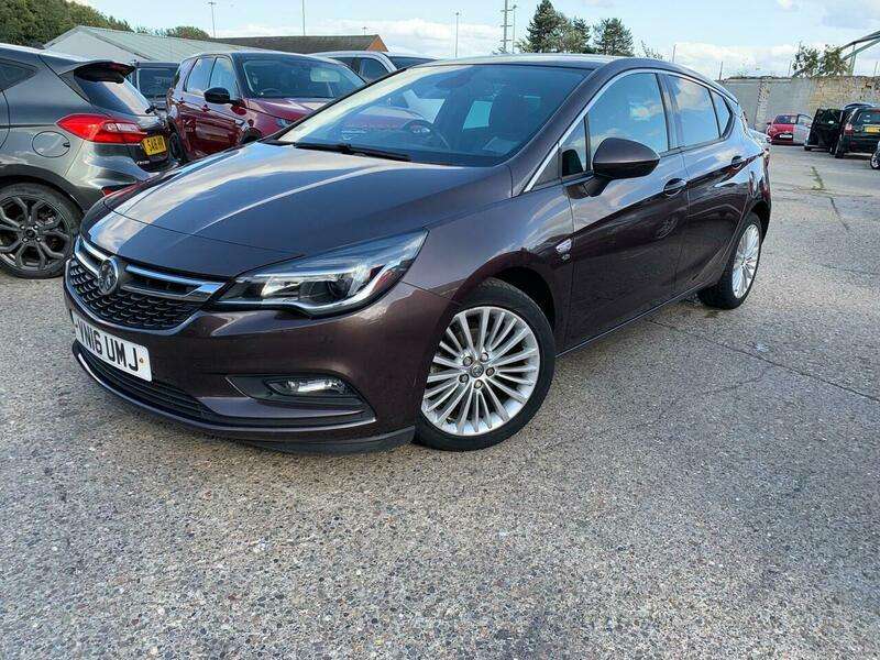 A 2016 VAUXHALL ASTRA 1.6 CDTi ecoFLEX Elite Nav Euro 6 (s/s) 5dr A 2016 VAUXHALL ASTRA 1.6 CDTi ecoFLEX Elite Nav Euro 6 (s/s) 5dr