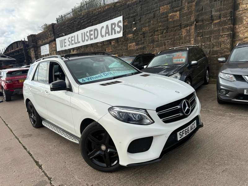 A 2016 MERCEDES-BENZ GLE CLASS 3.0 GLE350d V6 AMG Line (Premium) G-Tronic 4MATIC Euro 6 (s/s) 5dr A 2016 MERCEDES-BENZ GLE CLASS 3.0 GLE350d V6 AMG Line (Premium) G-Tronic 4MATIC Euro 6 (s/s) 5dr