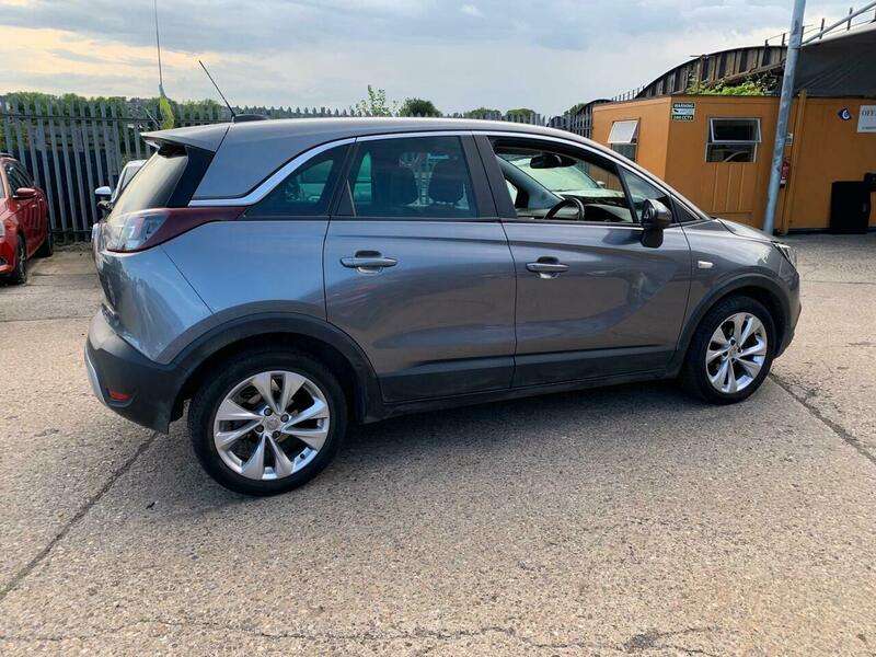 A 2018 VAUXHALL CROSSLAND X 1.5 Turbo D ecoTEC Tech Line Nav Euro 6 (s/s) 5dr A 2018 VAUXHALL CROSSLAND X 1.5 Turbo D ecoTEC Tech Line Nav Euro 6 (s/s) 5dr