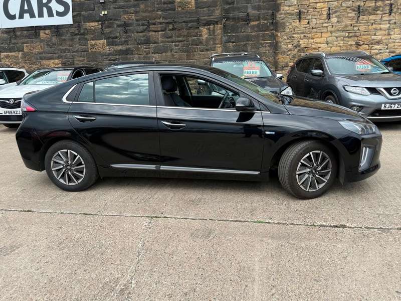 A 2020 HYUNDAI IONIQ PREMIUM A 2020 HYUNDAI IONIQ PREMIUM