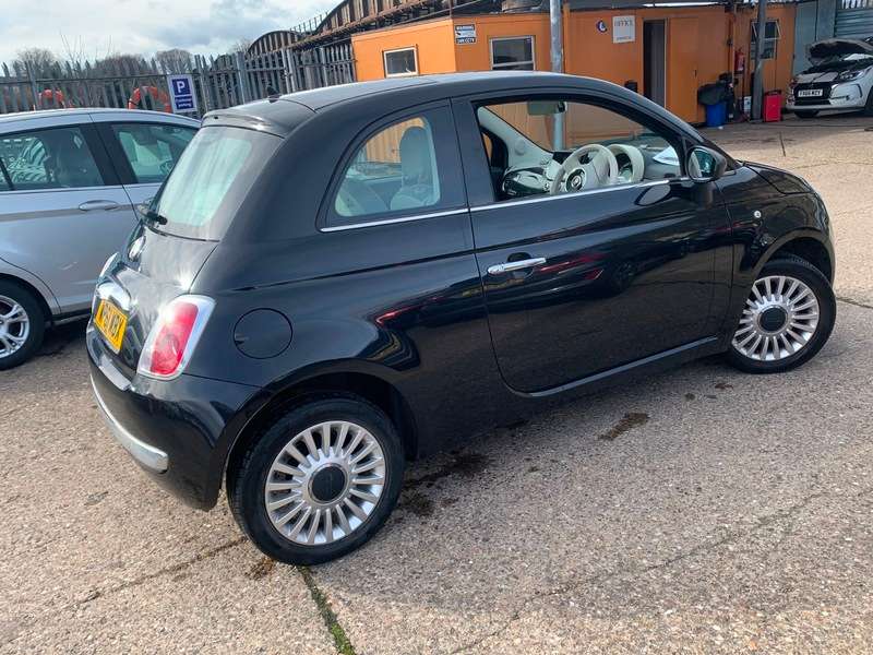 2011 FIAT 500 2011 FIAT 500