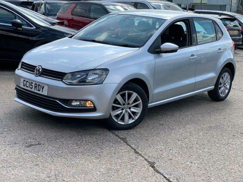 A 2015 VOLKSWAGEN POLO 1.0 BlueMotion Tech SE Euro 6 (s/s) 5dr A 2015 VOLKSWAGEN POLO 1.0 BlueMotion Tech SE Euro 6 (s/s) 5dr