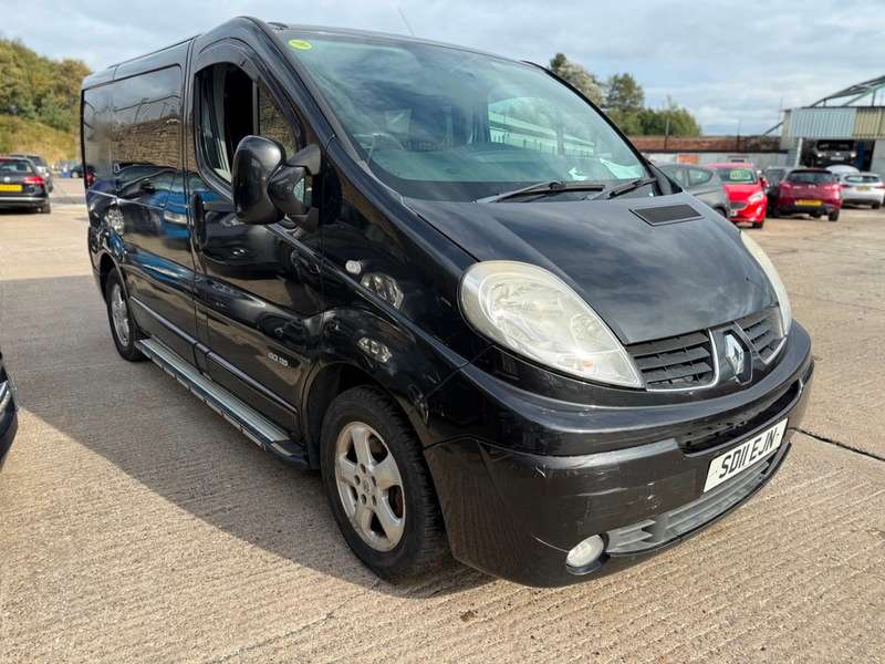 A 2011 RENAULT TRAFIC SL27 SPORT DCI S/R P/V A 2011 RENAULT TRAFIC SL27 SPORT DCI S/R P/V