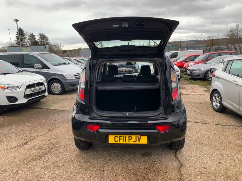 A 2011 KIA SOUL 1.6 CRDi 2 Auto Euro 4 5dr A 2011 KIA SOUL 1.6 CRDi 2 Auto Euro 4 5dr
