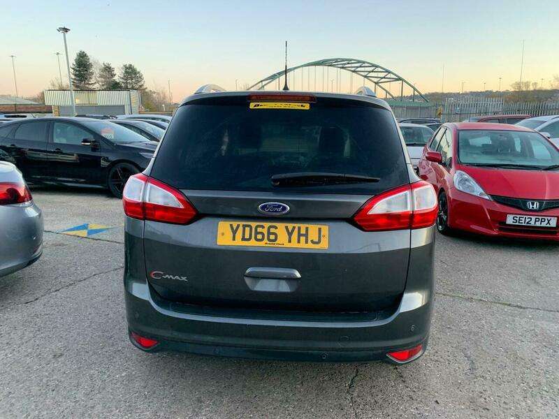 A 2016 FORD GRAND C-MAX 2.0 TDCi Titanium X Euro 6 (s/s) 5dr A 2016 FORD GRAND C-MAX 2.0 TDCi Titanium X Euro 6 (s/s) 5dr