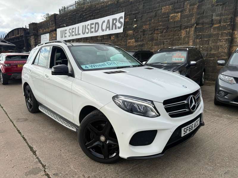 A 2016 MERCEDES-BENZ GLE CLASS 3.0 GLE350d V6 AMG Line (Premium) G-Tronic 4MATIC Euro 6 (s/s) 5dr A 2016 MERCEDES-BENZ GLE CLASS 3.0 GLE350d V6 AMG Line (Premium) G-Tronic 4MATIC Euro 6 (s/s) 5dr