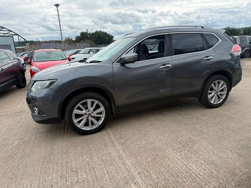 A 2017 NISSAN X-TRAIL N-VISION DCI XTRONIC 4WD A 2017 NISSAN X-TRAIL N-VISION DCI XTRONIC 4WD