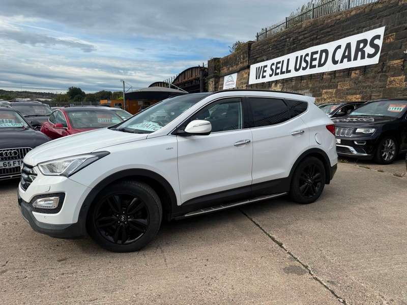 A 2014 HYUNDAI SANTA FE 2.2 CRDi Premium SE Auto 4WD Euro 5 5dr (7 seat) A 2014 HYUNDAI SANTA FE 2.2 CRDi Premium SE Auto 4WD Euro 5 5dr (7 seat)