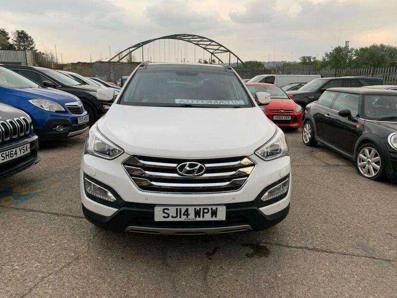 A 2014 HYUNDAI SANTA FE 2.2 CRDi Premium SE Auto 4WD Euro 5 5dr (7 seat) A 2014 HYUNDAI SANTA FE 2.2 CRDi Premium SE Auto 4WD Euro 5 5dr (7 seat)