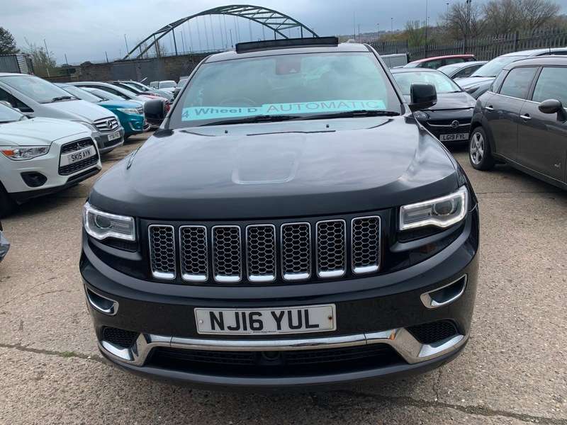 A 2016 JEEP GRAND CHEROKEE V6 CRD SUMMIT A 2016 JEEP GRAND CHEROKEE V6 CRD SUMMIT
