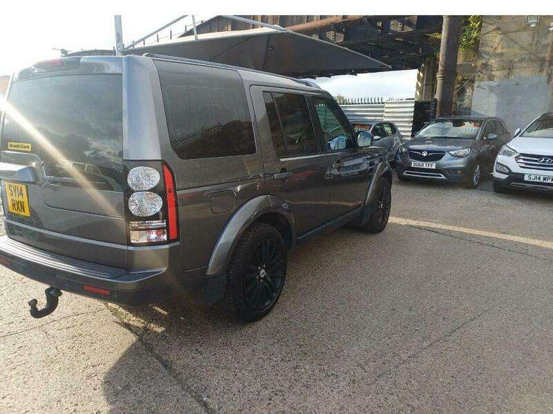 A 2014 LAND ROVER DISCOVERY SDV6 GS A 2014 LAND ROVER DISCOVERY SDV6 GS