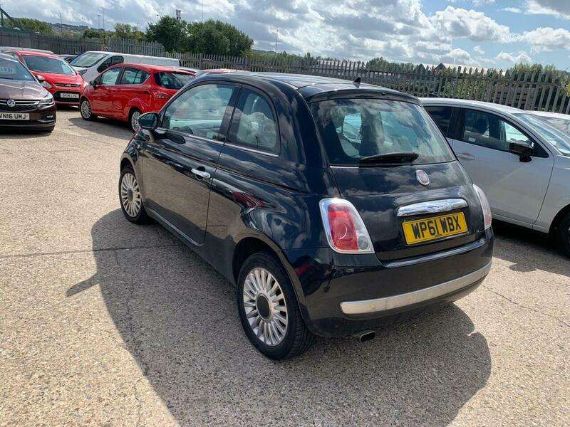 2011 FIAT 500 2011 FIAT 500