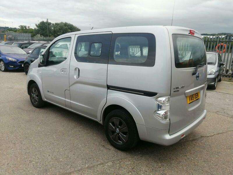 A 2015 NISSAN NV200 E EVALIA TEKNA COMBI RAPID PLUS A 2015 NISSAN NV200 E EVALIA TEKNA COMBI RAPID PLUS
