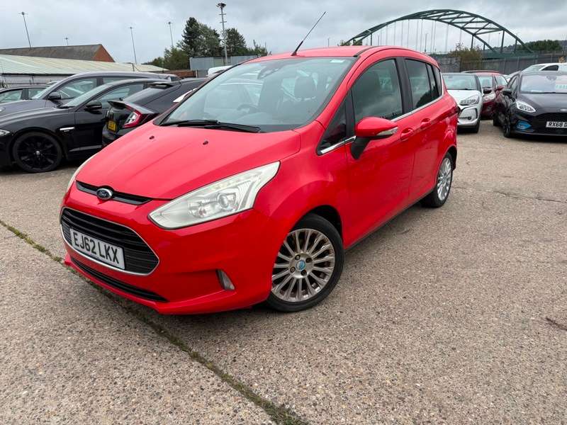 A 2012 FORD B-MAX TITANIUM TDCI A 2012 FORD B-MAX TITANIUM TDCI
