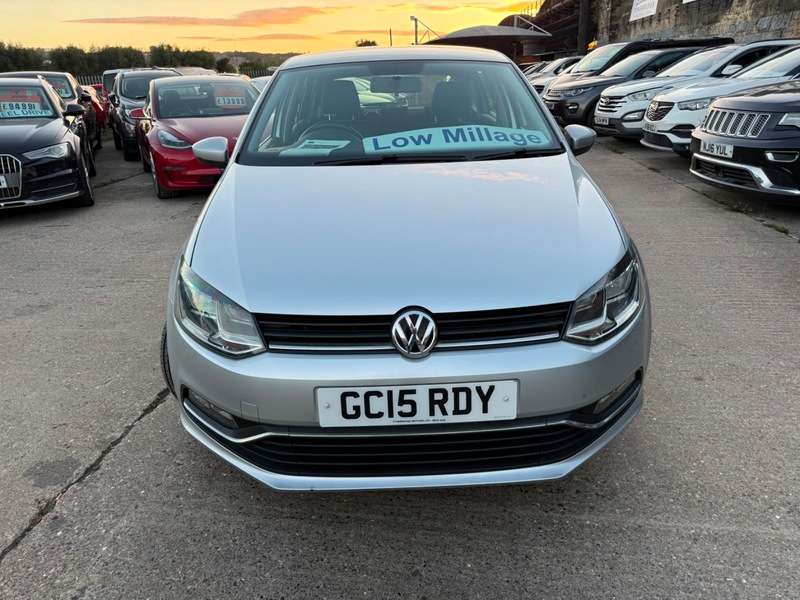 A 2015 VOLKSWAGEN POLO 1.0 BlueMotion Tech SE Euro 6 (s/s) 5dr A 2015 VOLKSWAGEN POLO 1.0 BlueMotion Tech SE Euro 6 (s/s) 5dr