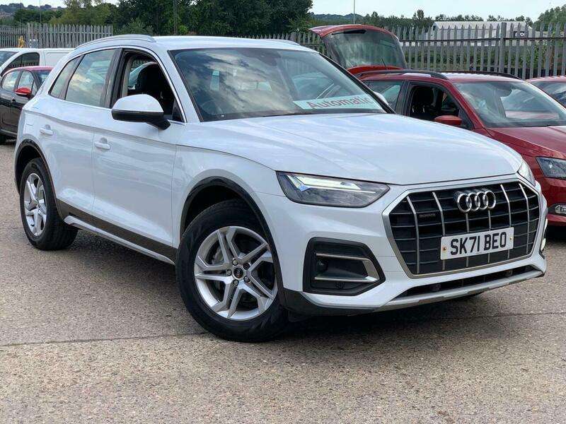 A 2021 AUDI Q5 2.0 TDI 40 Sport S Tronic quattro Euro 6 (s/s) 5dr A 2021 AUDI Q5 2.0 TDI 40 Sport S Tronic quattro Euro 6 (s/s) 5dr